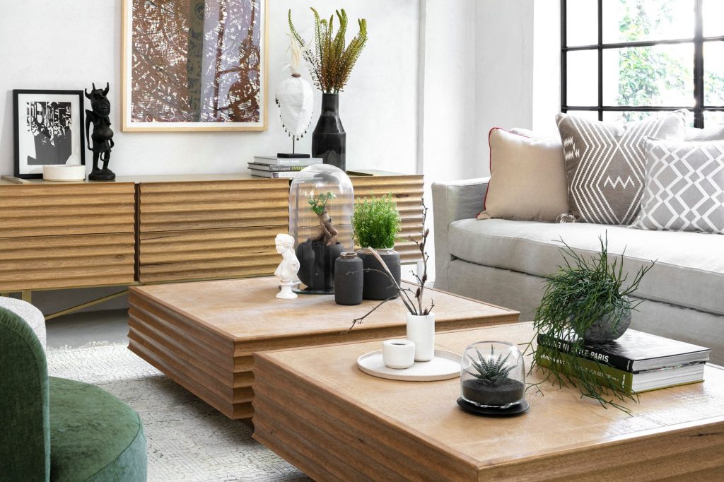 סלון יוקרתי מעוצב בעבודת יד בצבע חום