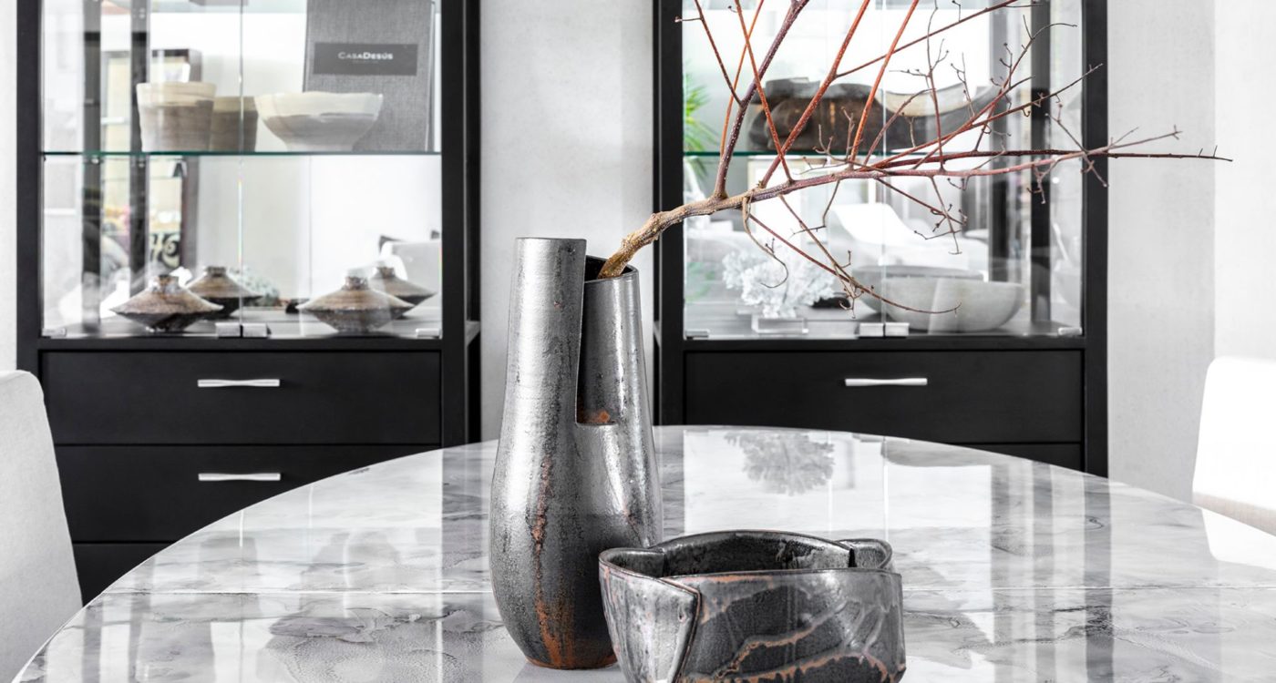 שולחן אוכל עם פלטת שיש יוקרתי