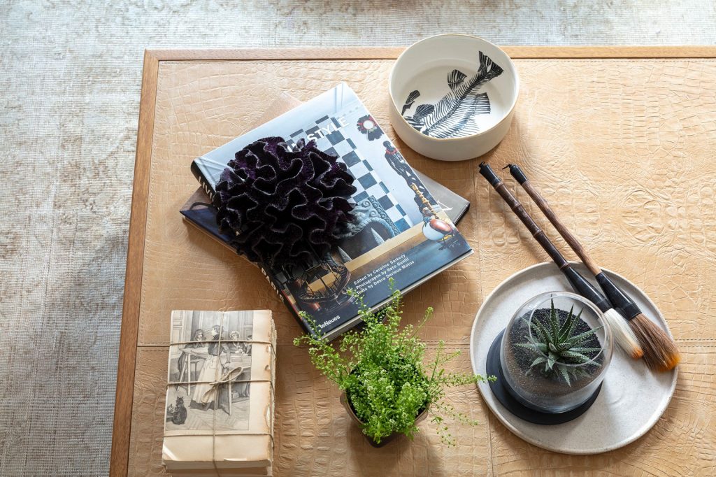 שולחן סלון יוקרתי מעץ מלא